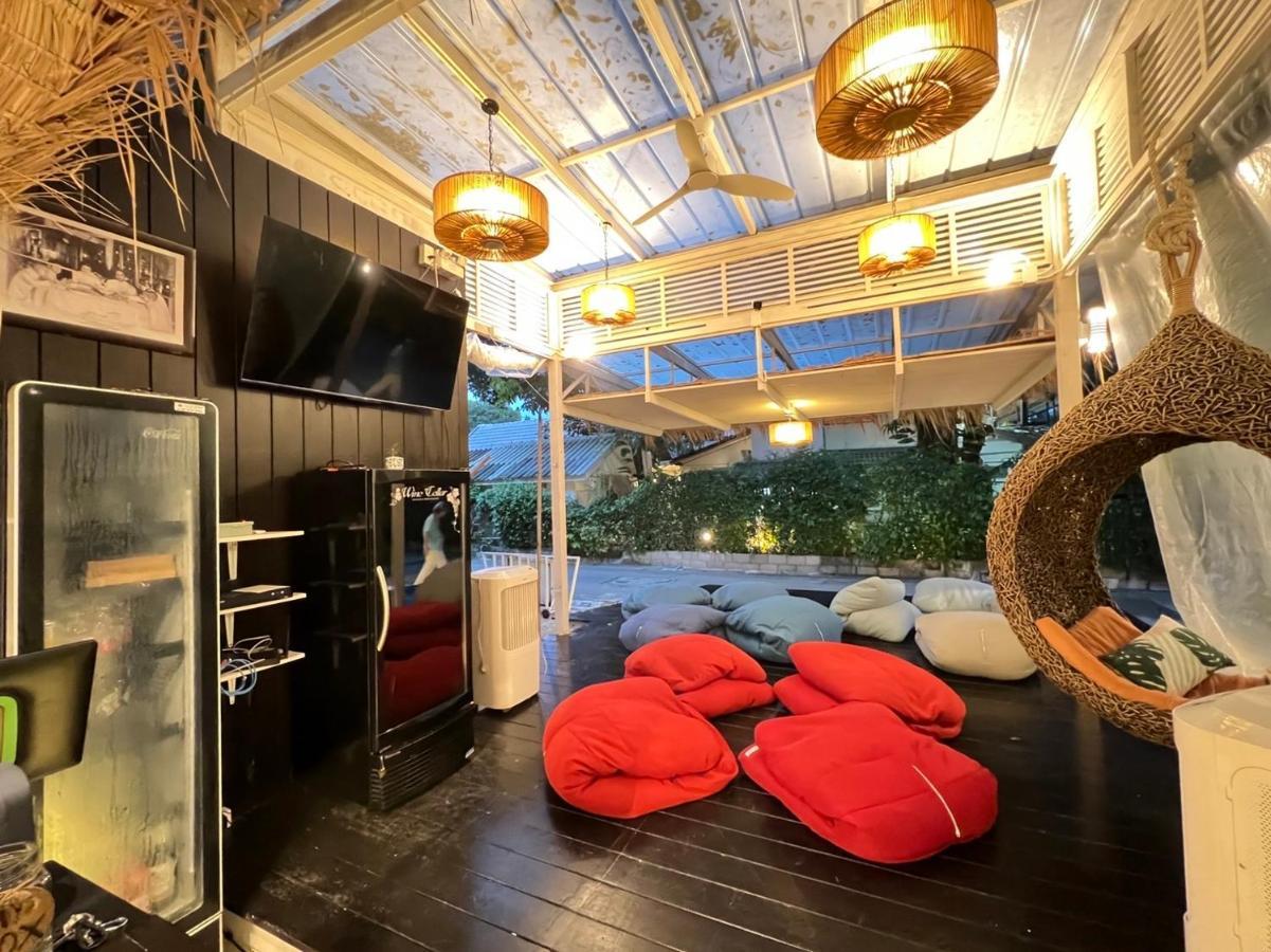 Отель Warm White Hua Hin House Экстерьер фото